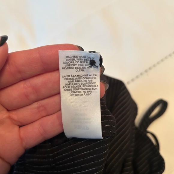 Black and white pin striped pants - Picture 5 of 5